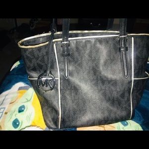 Black Micheal Kors Purse